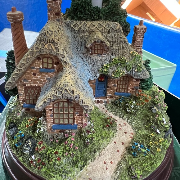 Thomas Kinkade Lamp - Picture 1 of 5